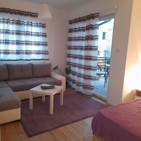 V & V Studio Apartments Ni Kültér fotó