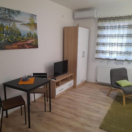 V & V Studio Apartments Ni Kültér fotó