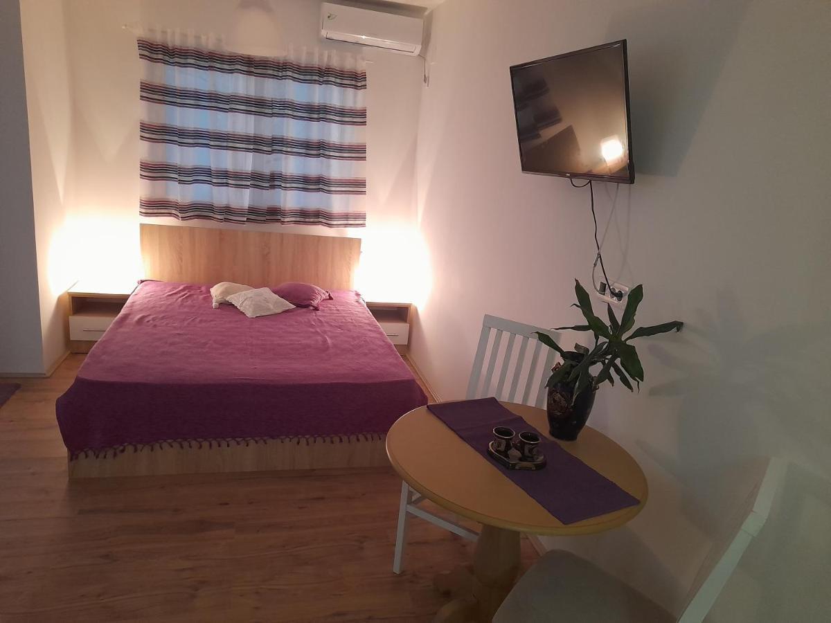 V & V Studio Apartments Ni Kültér fotó