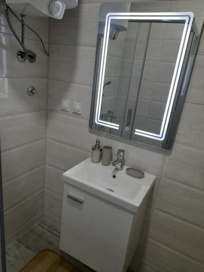 V & V Studio Apartments Ni Kültér fotó